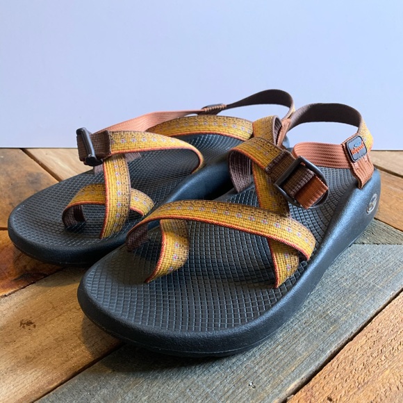 chaco fishpond flip flops